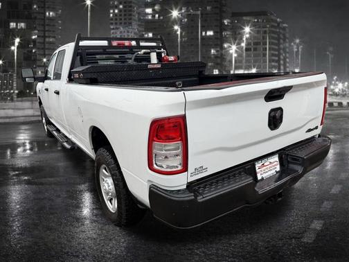 2023 RAM 3500 Tradesman Crew Cab 4x4 8' Box