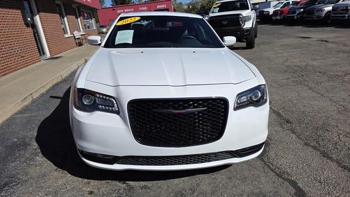 2022 Chrysler 300 S