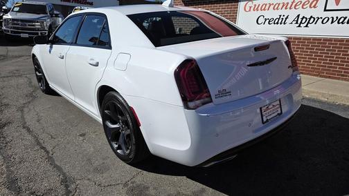 2022 Chrysler 300 S