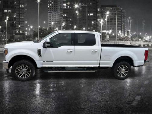 Oxford White 2019 Ford F-250 Lariat