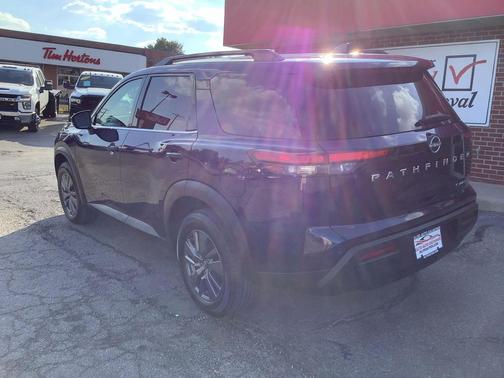 2022 Nissan Pathfinder SV 4WD