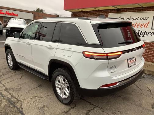 2023 Jeep Grand Cherokee Laredo