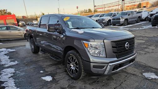 2022 Nissan Titan SV