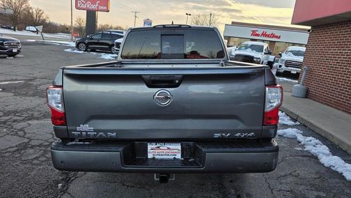 2022 Nissan Titan SV