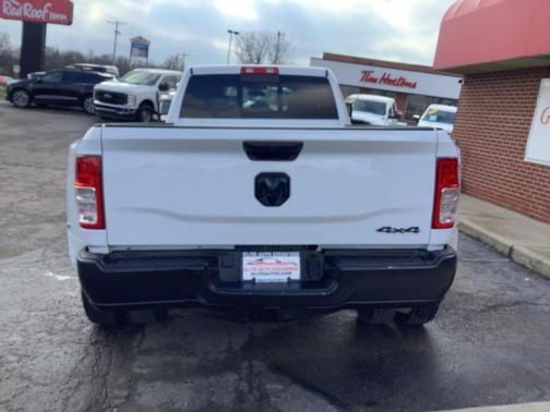 2023 RAM 3500 Tradesman Crew Cab 4x4 8' Box