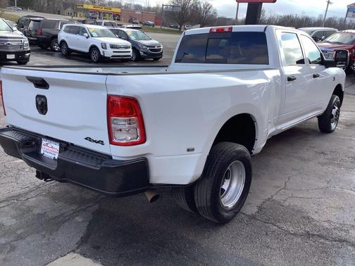 2023 RAM 3500 Tradesman Crew Cab 4x4 8' Box