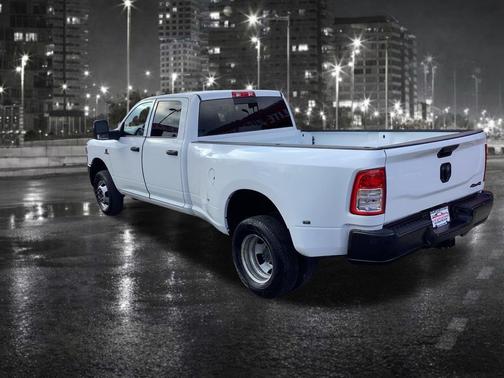 2023 RAM 3500 Tradesman Crew Cab 4x4 8' Box