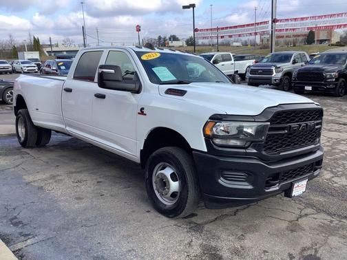 2023 RAM 3500 Tradesman Crew Cab 4x4 8' Box