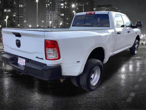 2023 RAM 3500 Tradesman Crew Cab 4x4 8' Box