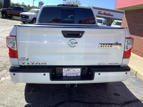 2017 Nissan Titan SV