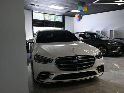 Platinum Gray Metallic 2022 Volkswagen Taos 1.5T SE