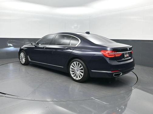 2018 BMW 740 740i