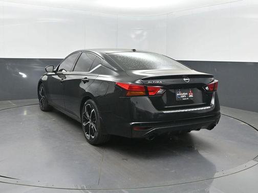 Super Black 2023 Nissan Altima SR FWD