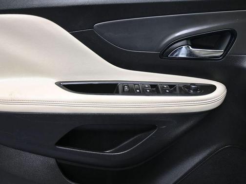 White Frost Tricoat 2017 Buick Encore Essence