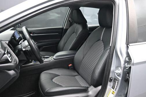 Celestial Silver Metallic 2022 Toyota Camry SE