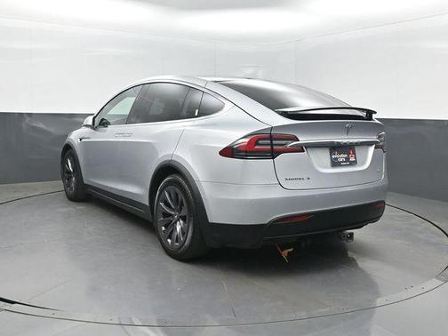 Pearl White Multi-Coat 2018 Tesla Model X 100D