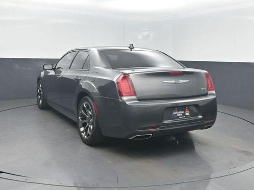 2019 Chrysler 300 S