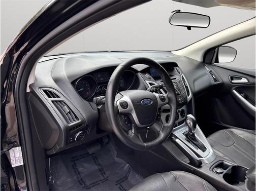 Black 2013 Ford Focus SE