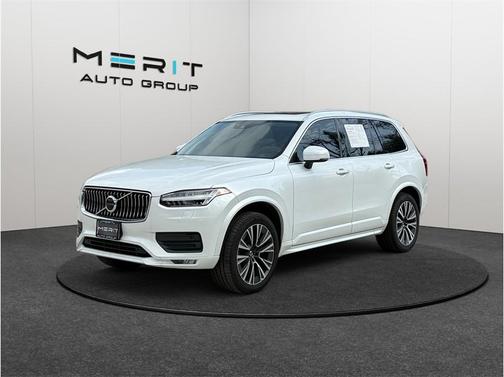 2021 Volvo XC90 T6 Momentum 7 Passenger