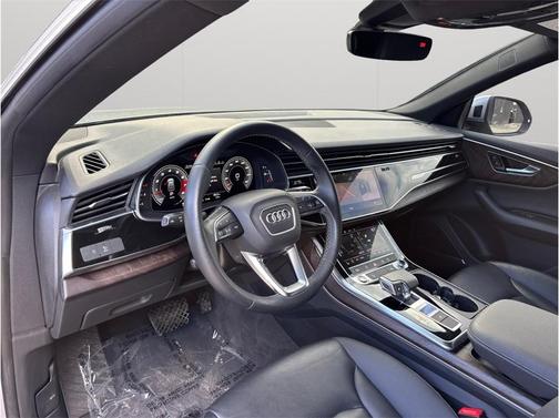 Florett Silver Metallic 2021 Audi Q8 55 Premium