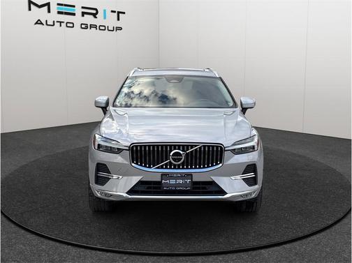 Silver 2023 Volvo XC60 B5 Plus Bright Theme