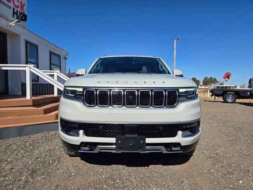 2022 Jeep Wagoneer Series III 4x4