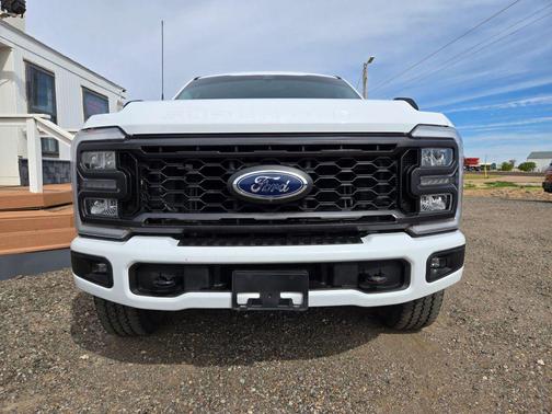 Oxford White 2024 Ford F-250 XL
