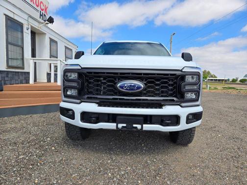 Oxford White 2024 Ford F-250 XL