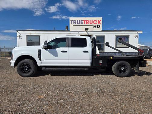 Oxford White 2024 Ford F-250 XL