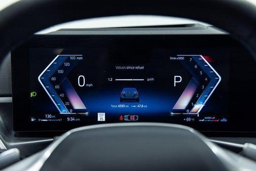 2025 BMW 230 i xDrive