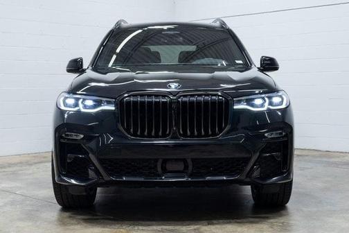 2022 BMW X7 M50i