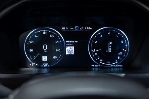 2018 Volvo XC90 T6 Momentum