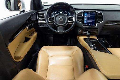 2018 Volvo XC90 T6 Momentum