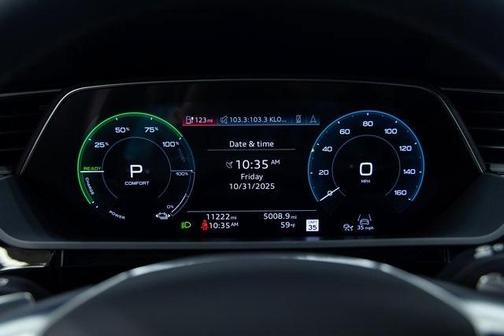 2023 Audi e-tron Premium Plus