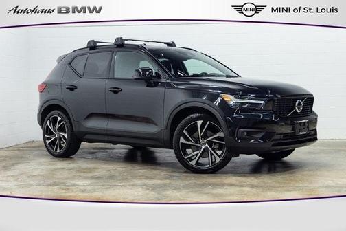 2022 Volvo XC40 T5 R-Design