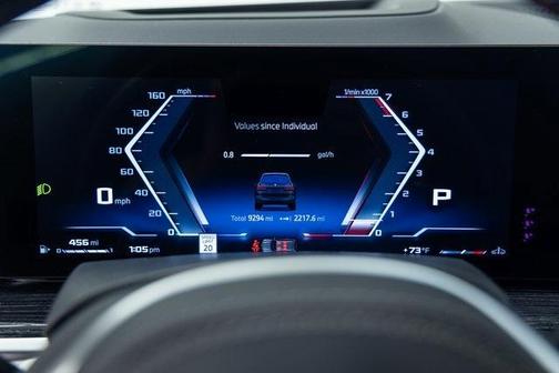 2025 BMW X7 M60i