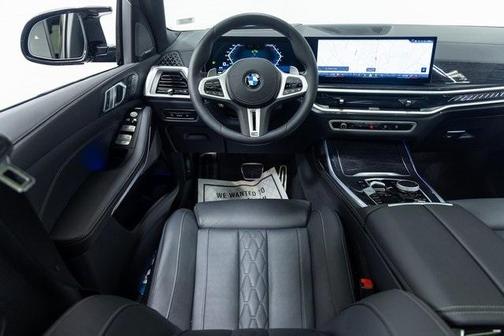2025 BMW X7 M60i