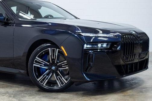 2023 BMW 760 760i xDrive
