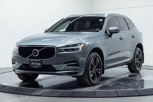 2018 Volvo XC60 Recharge Plug-In Hybrid T8 Momentum