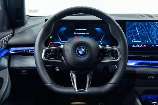 Black Sapphire Metallic 2026 BMW i5 xDrive40