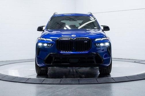 2023 BMW X7 M60i
