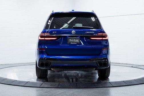 2023 BMW X7 M60i