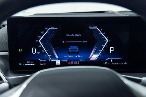 2025 BMW 330 i xDrive