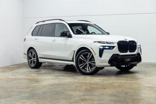 2025 BMW X7 M60i