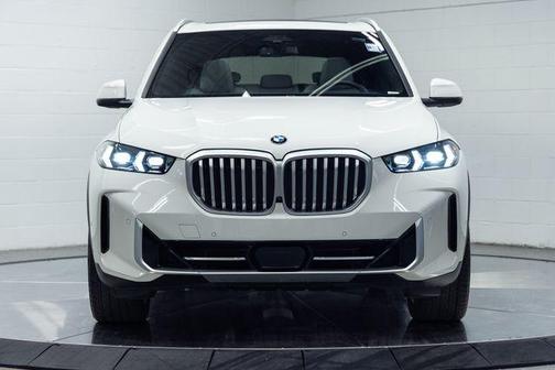 Alpine White 2024 BMW X5 xDrive40i