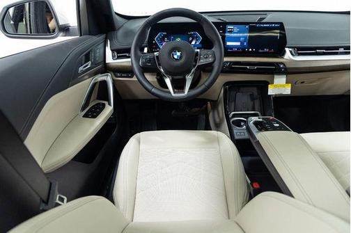 Alpine White 2025 BMW X1 xDrive28i