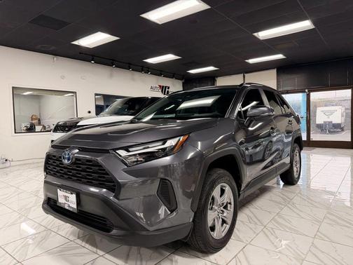 2024 Toyota RAV4 Hybrid XLE