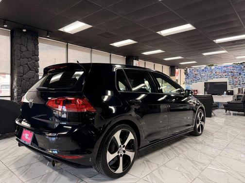 2016 Volkswagen Golf GTI 2.0T Autobahn 4-Door