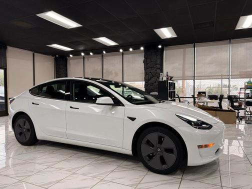 2022 Tesla Model 3 Standard Range