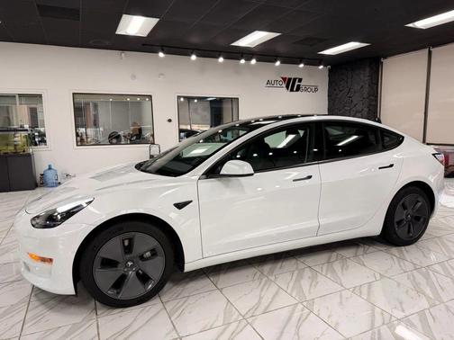 2022 Tesla Model 3 Standard Range